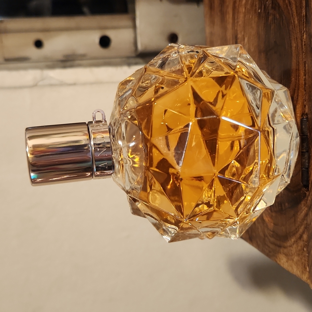 Ariana Grande perfume 3.4 FLOZ